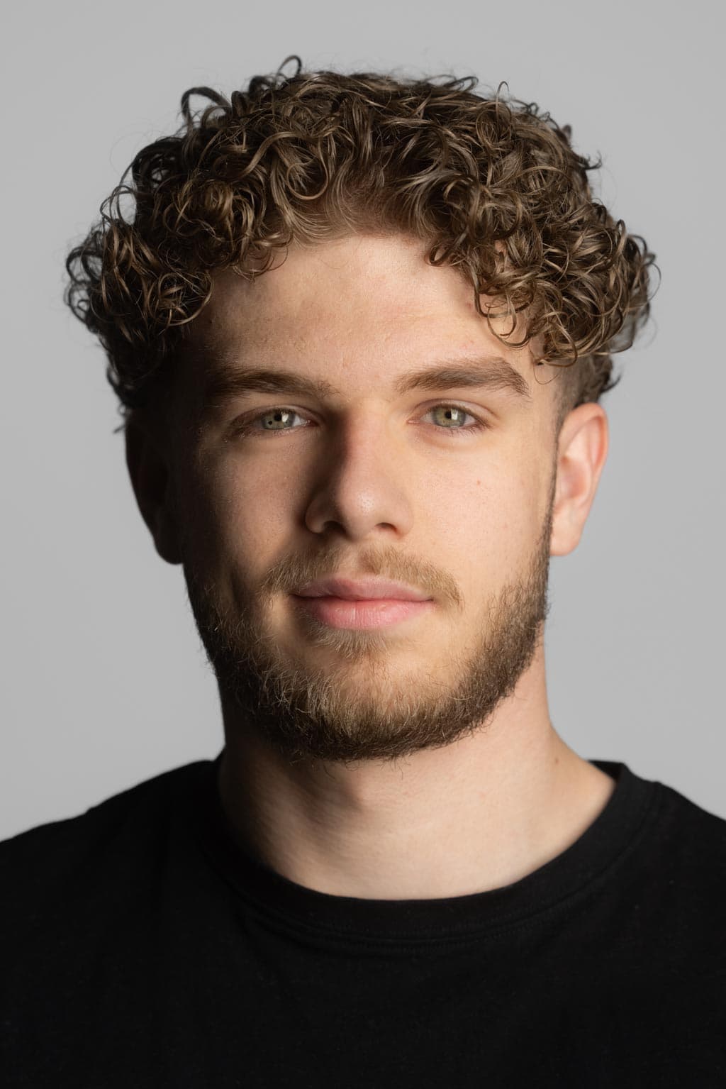 Porträt von Jason Deyda, Mitgründer von Bauwerk Media